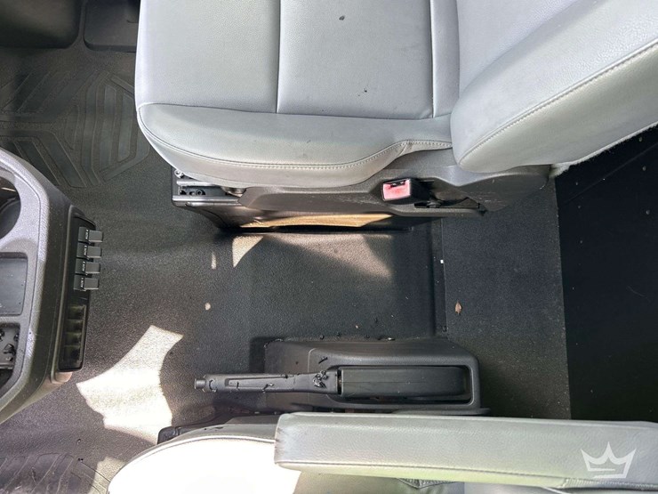2016-ford-transit-image-29