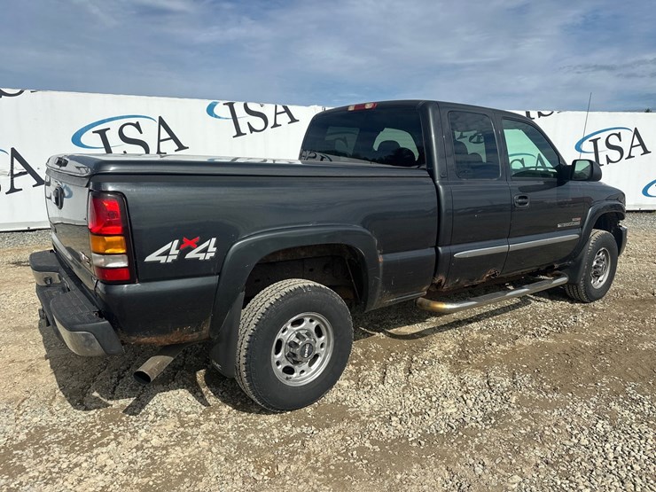 2005-gmc-sierra-2500-image-5