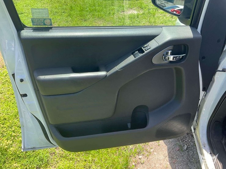 2019-nissan-frontier-image-9