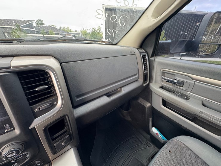 2013-dodge-2500-image-31
