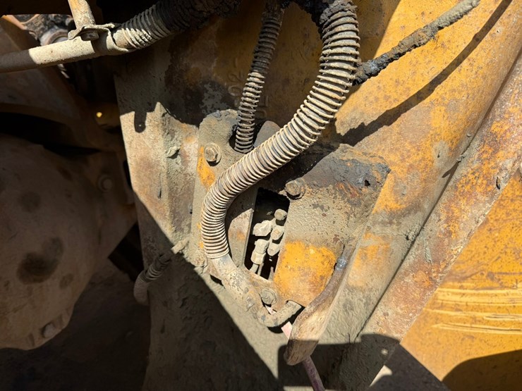2017-caterpillar-988k-image-19