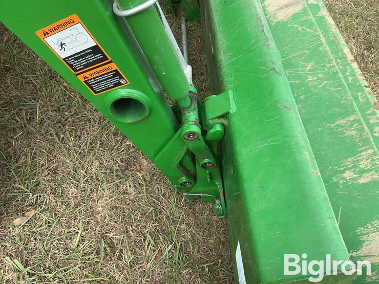 2022-john-deere-4044r-image-15