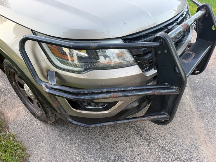 2016-ford-explorer-police-interceptor-image-19