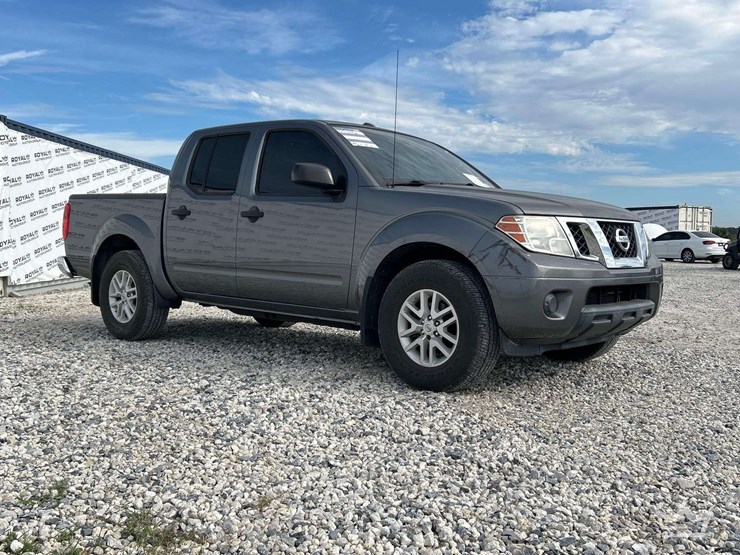 2018-nissan-frontier-image-2