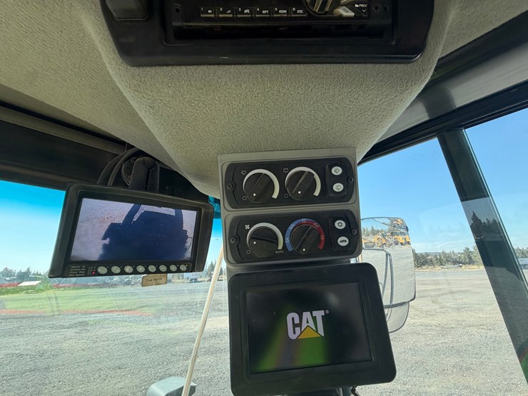 2015-caterpillar-950m-image-53