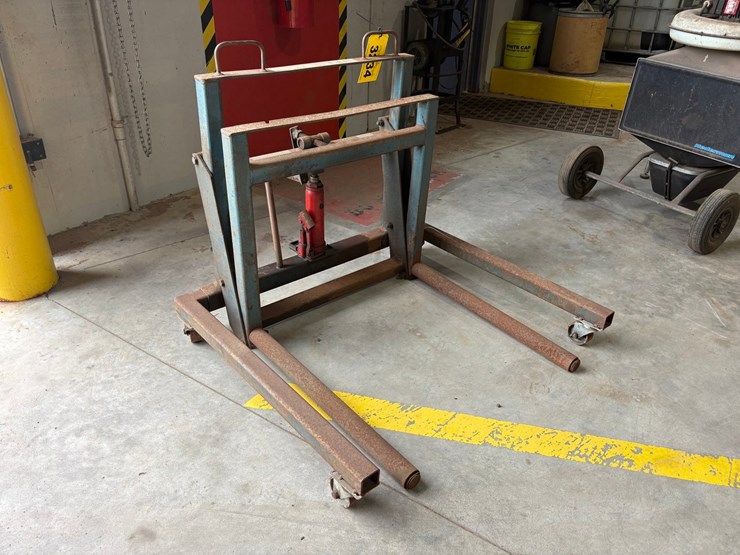 #3234-•-3-ton-wheel-jack-image-2