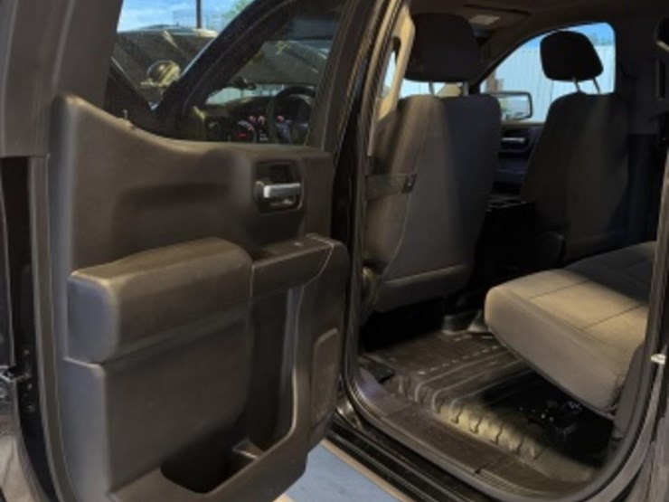 2021-chevrolet-silverado-1500-image-30