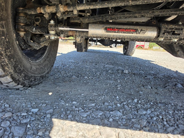 2022-ford-f250-image-35