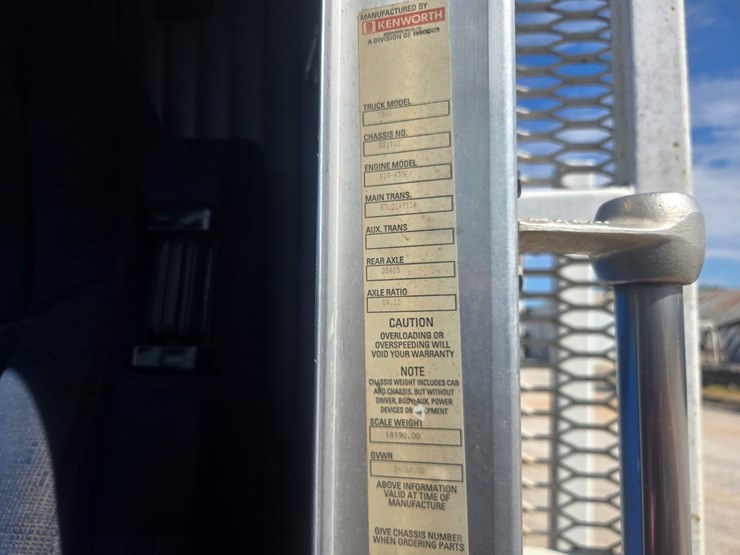 2001-kenworth-t800-image-45