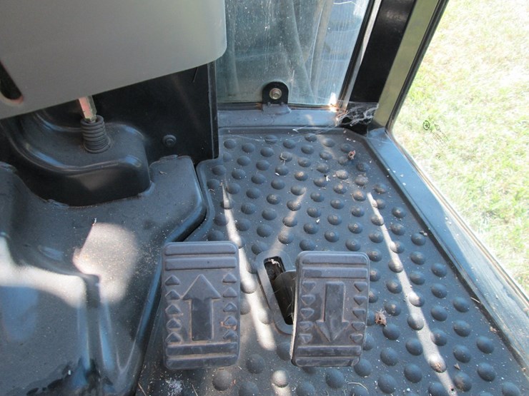 mahindra-2555-image-30