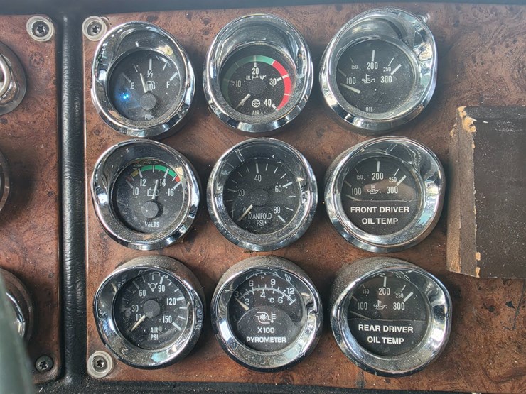 2005-peterbilt-379-image-59