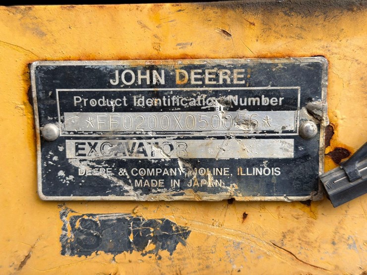 deere-200d-lc-image-23