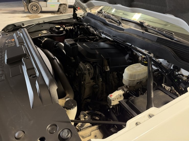 2016-chevrolet-silverado-3500hd-image-14