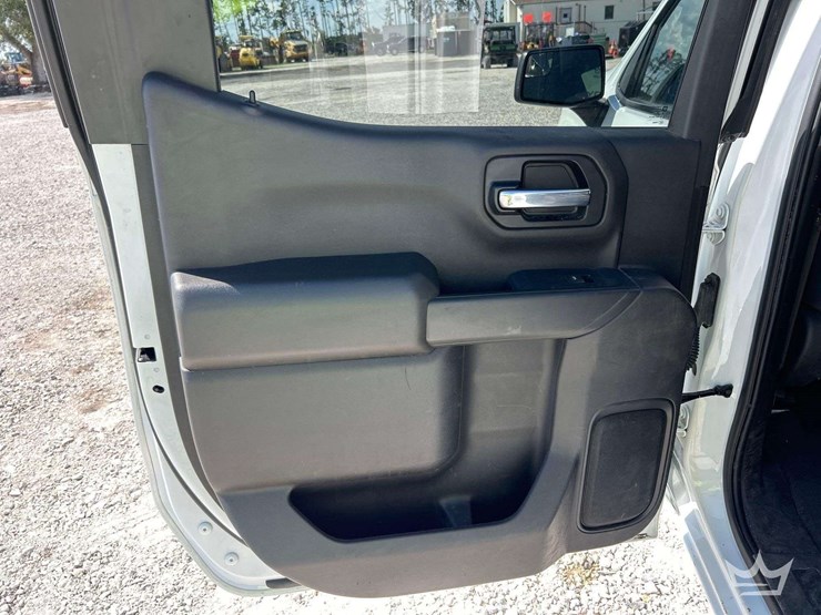2022-chevrolet-silverado-1500-image-25