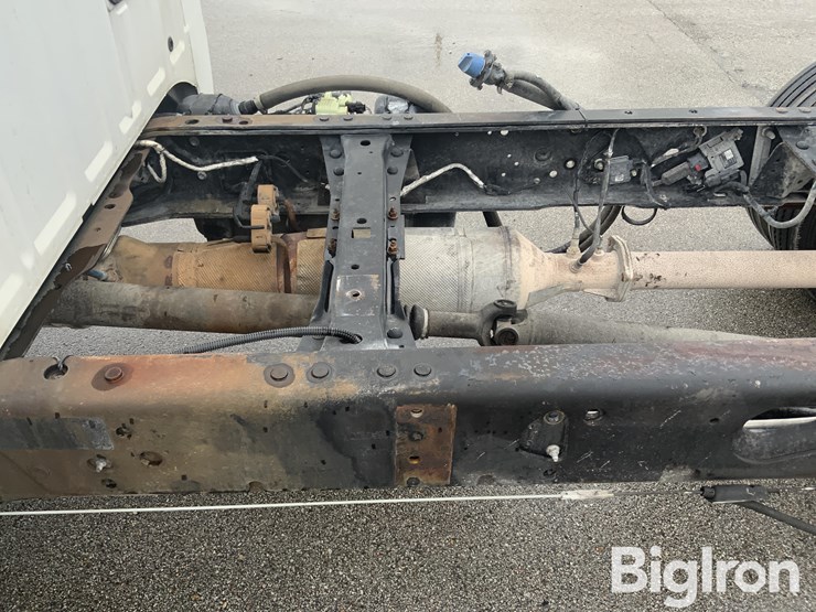 2015-ford-f550-xl-image-16