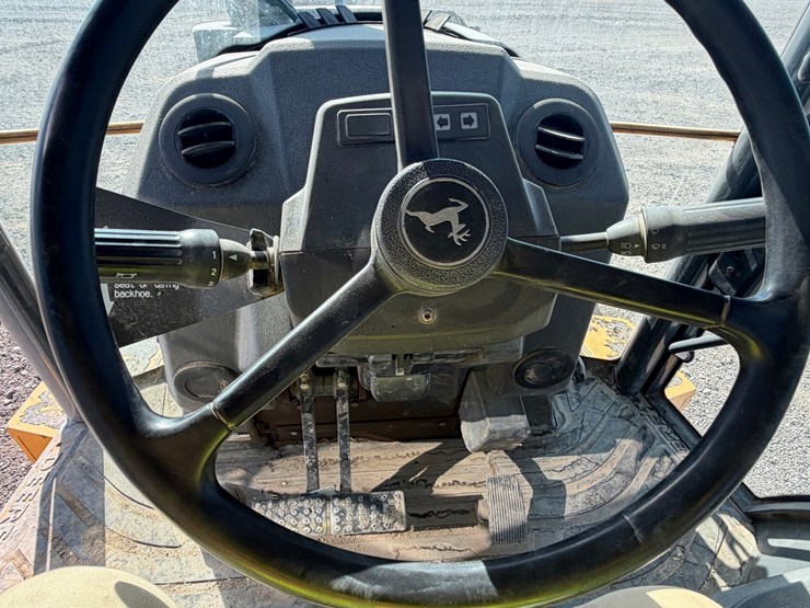 2017-deere-410l-image-68