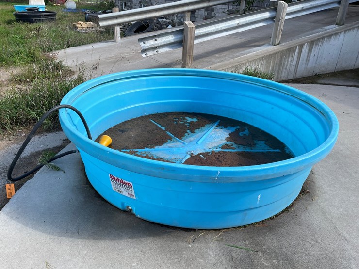 #1626-•-behlen-8'-ploy-stock-tank-image-1