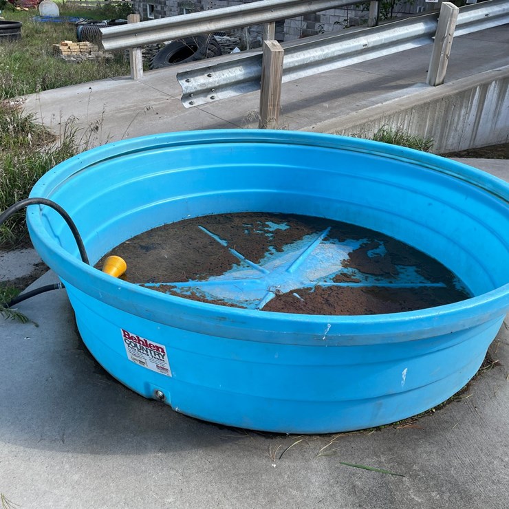 #1626 • Behlen 8' Ploy Stock Tank