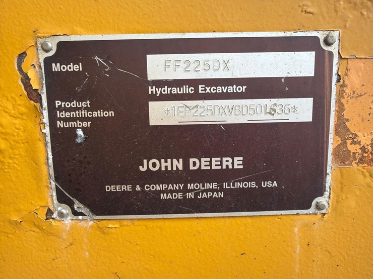 deere-225d-lc-image-19