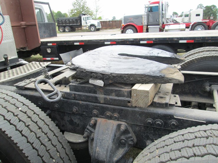 2006-peterbilt-379-image-7