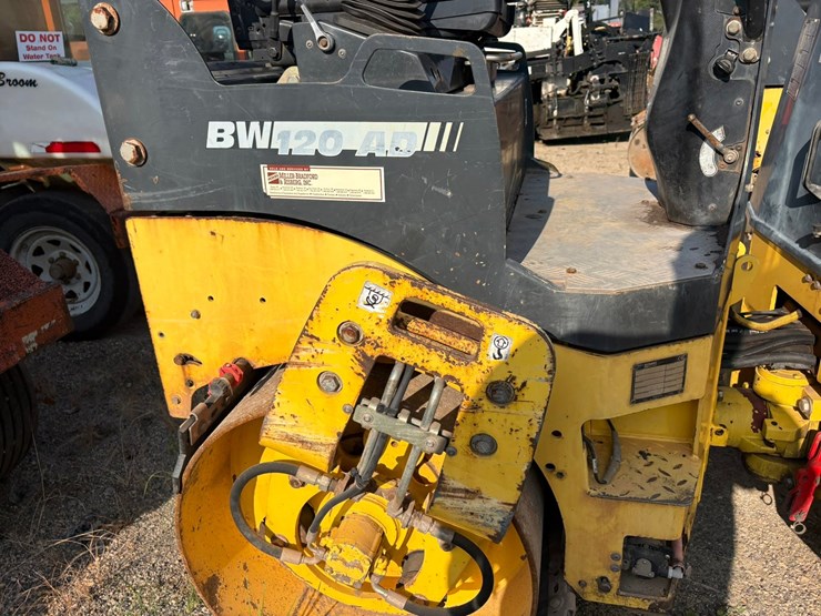 2012-bomag-bw120ad-4-image-12