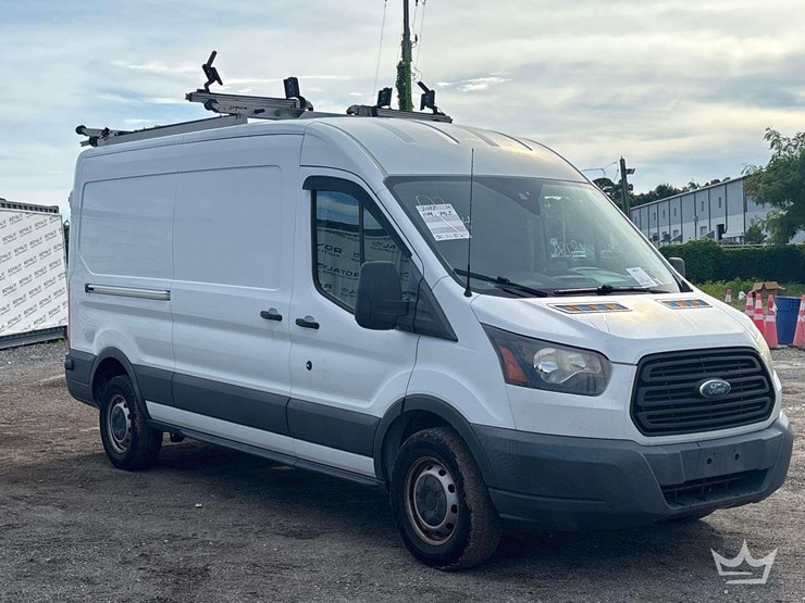 2017-ford-transit-image-2