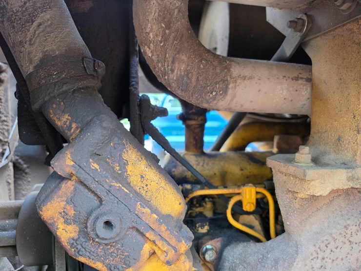 deere-555g-image-26