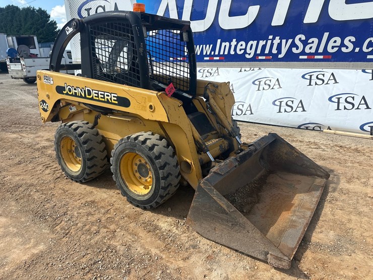2003-john-deere-240-image-7