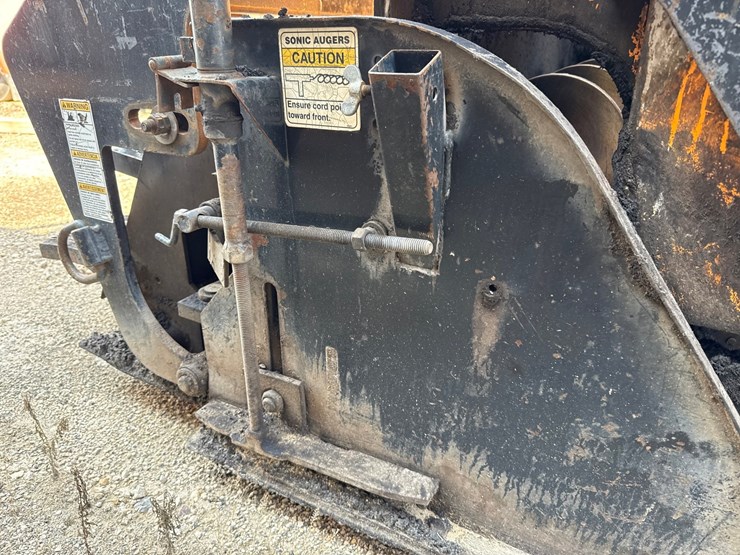 2009-leeboy-l8500t-image-36