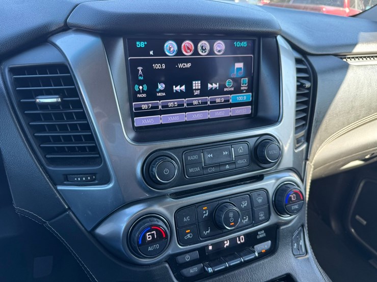 2017-chevrolet-suburban-image-32