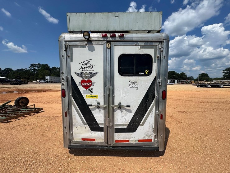 #8736-•-1996-hart-living-quarters-3-horse-trailer-image-4