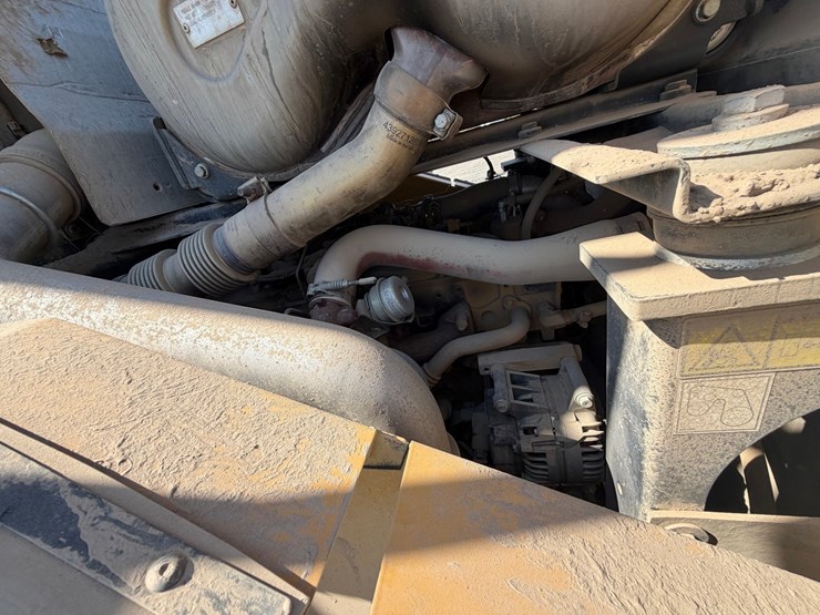 2015-caterpillar-950m-image-41