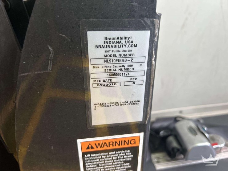 2017-ford-e450-image-13