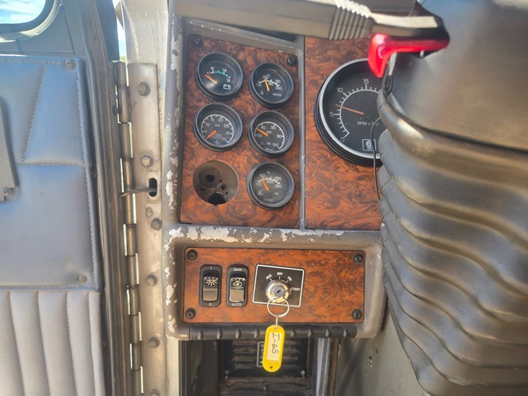 2001-kenworth-t800-image-58