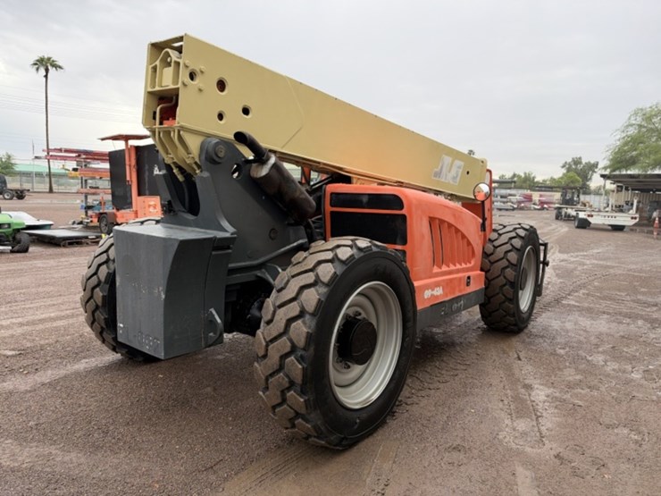 2012-jlg-g9-43a-image-6