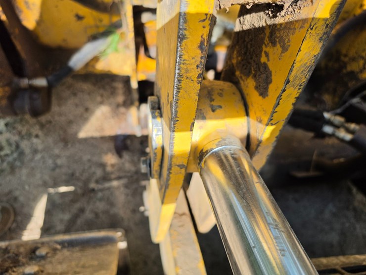 deere-555g-image-67