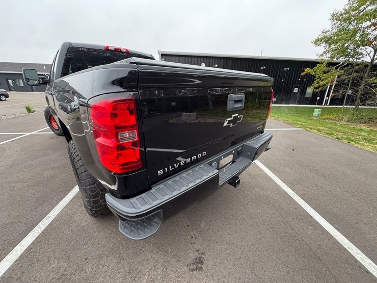 2015-chevrolet-silverado-1500-z71-image-17