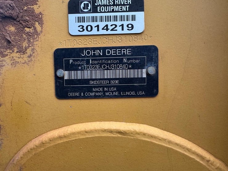2017-deere-323e-image-29