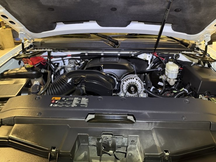 2014-chevrolet-tahoe-image-11