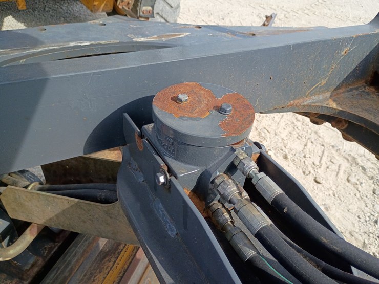 2008-deere-670d-image-29