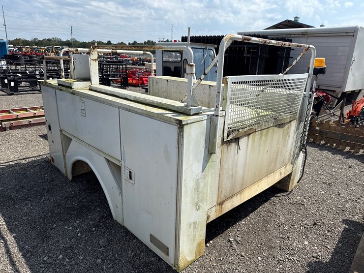 #6089-•-8'-altec-service-bed-image-2