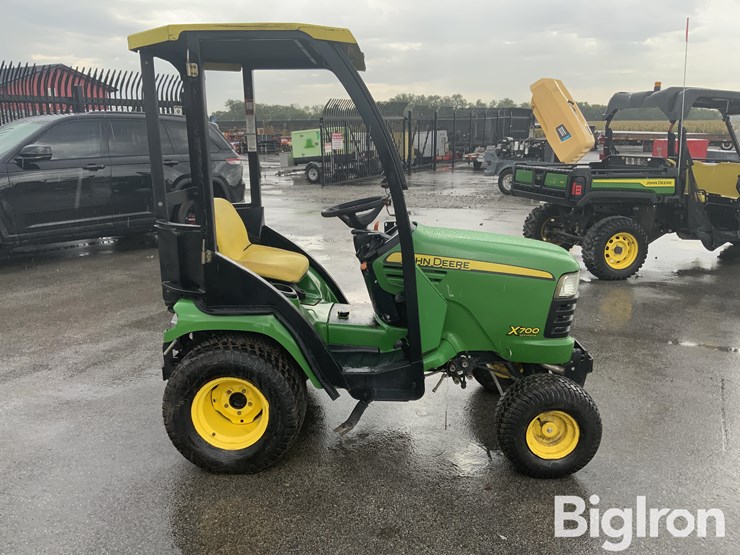 2009-john-deere-x700-image-4