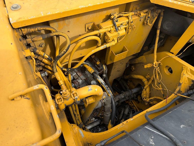 deere-225d-lc-image-20