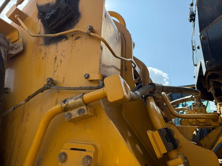 2017-caterpillar-988k-image-37