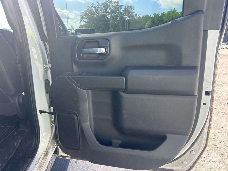 2020-chevrolet-silverado-1500-image-18