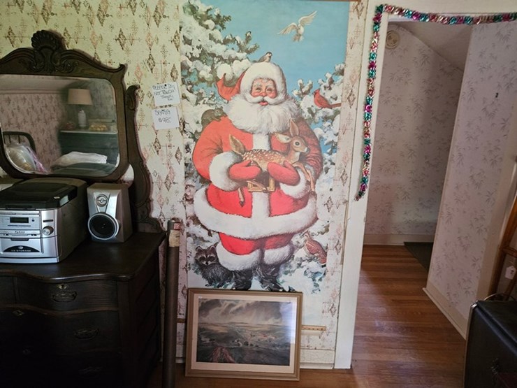 #8001-•-live-on-the-ground-house-hold-items-image-65