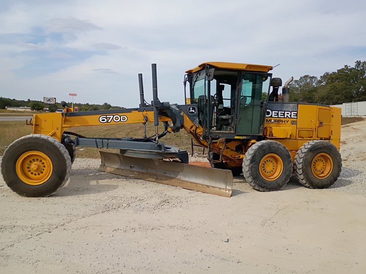 2008-deere-670d-image-3