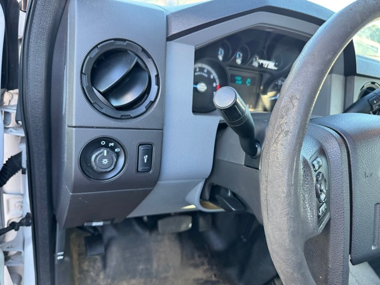 2015-ford-f350-image-40