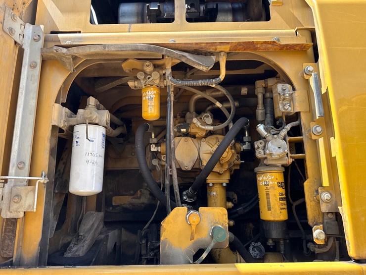 2012-caterpillar-c13-image-54