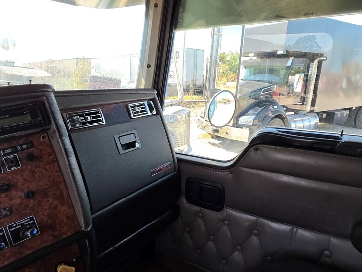 2003-kenworth-w900-image-64